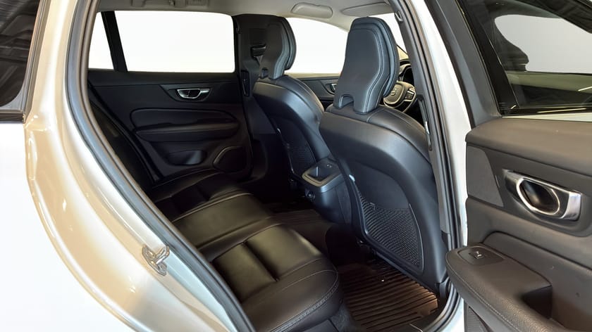 Bild 5 av Volvo V60 Cross Country Adaptiv Dragkrok Värmare