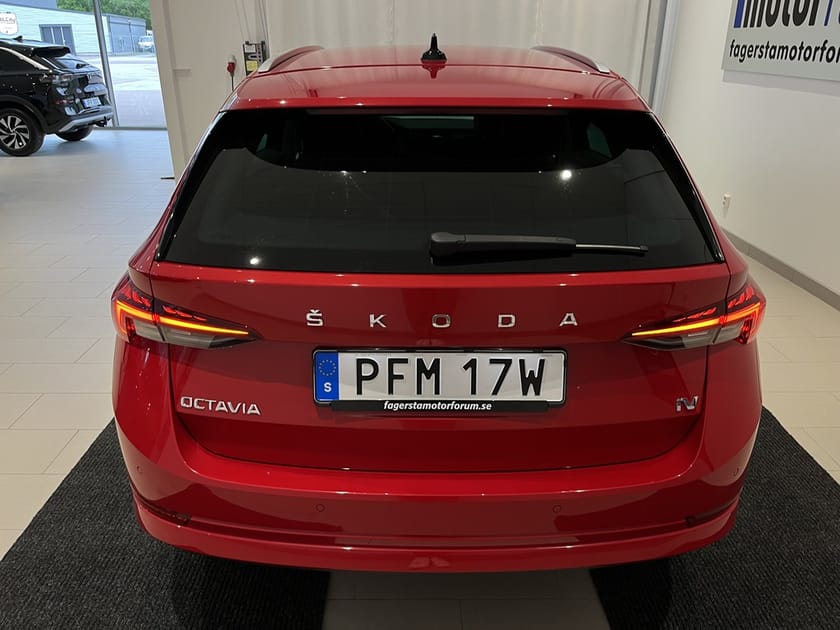 Bild 4 av Škoda Octavia Kombi iV STYLE 1,4 TSI 204 HK Drag, Värmare, V-Hjul