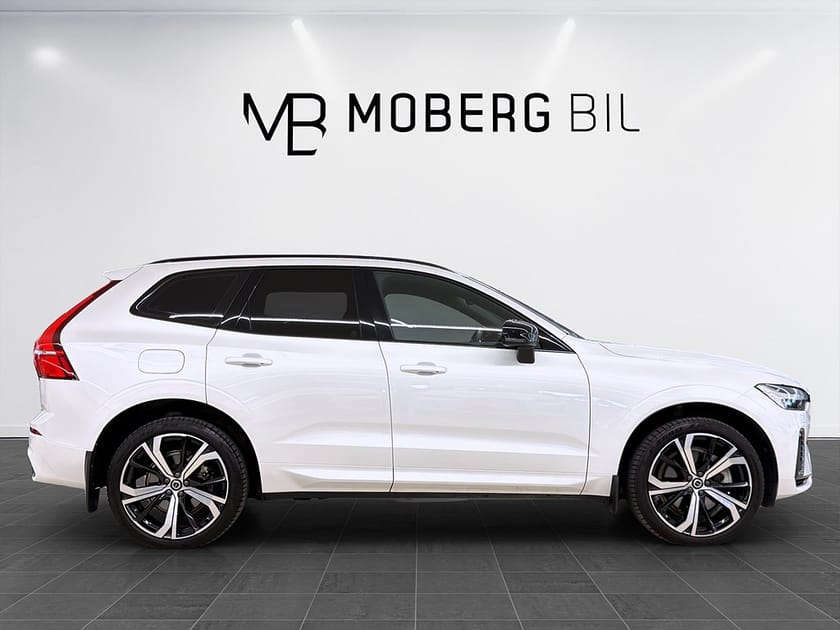 Bild 5 av Volvo XC60 Recharge T8 AWD 456hk Plus Dark B&W Pano Drag