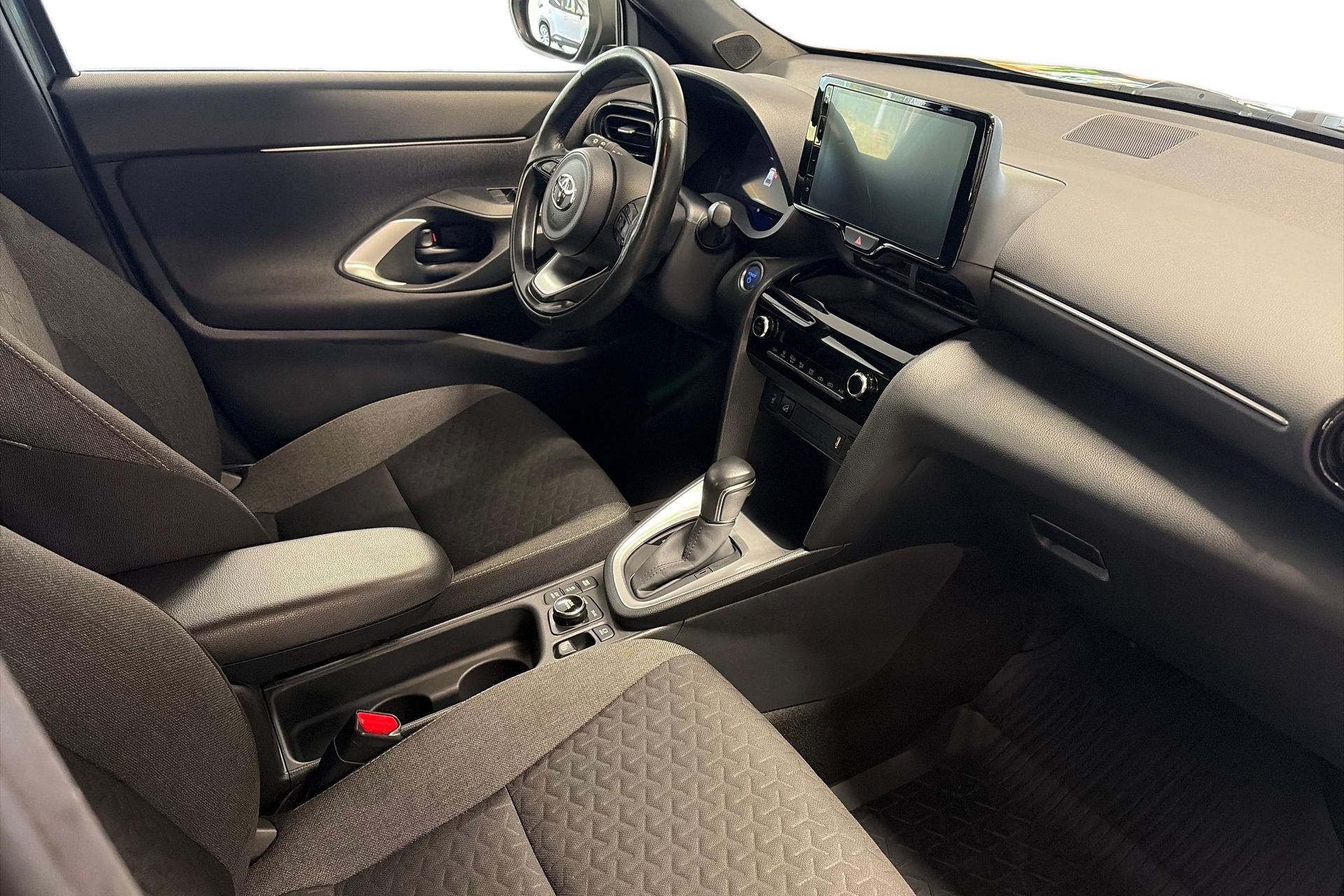 Toyota Yaris Cross Hybrid AWD-i 2023, bild 7/10