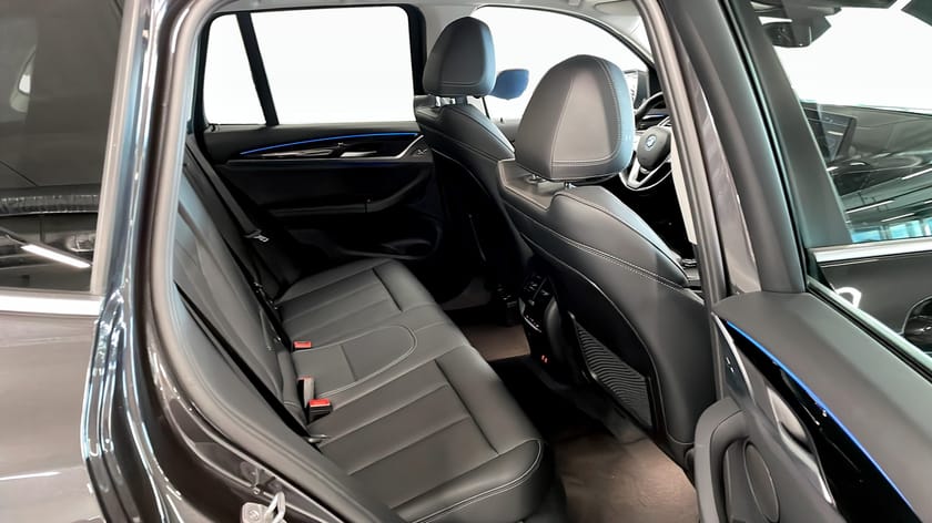 Bild 5 av BMW X3 xDrive30e Värmare Drag Adaptiv farth Sportstolar Backkamera
