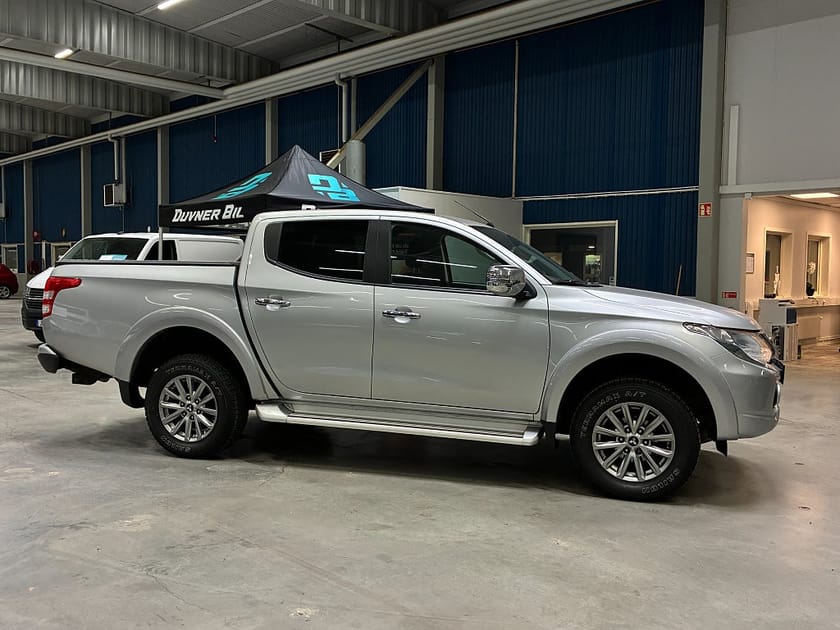 Bild 2 av Mitsubishi L200 Dubbelhytt 2.4 4WD Värmare Drag Flaklock