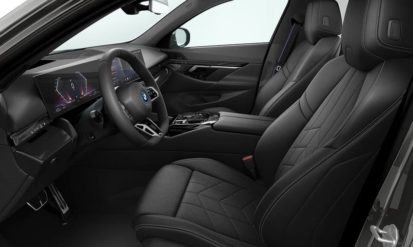 Bild 3 av BMW 550e xDrive Touring M Sport Pro H&K Panorama Sätesvent Drag