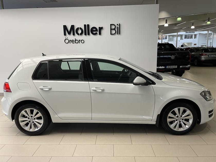 Bild 3 av Volkswagen Golf LIM 1,2 TSI 110 MASTERS Värmare Backkamera