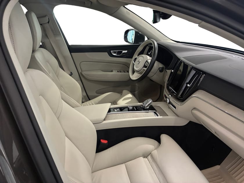 Bild 5 av Volvo XC60 B5 AWD Bensin Inscription