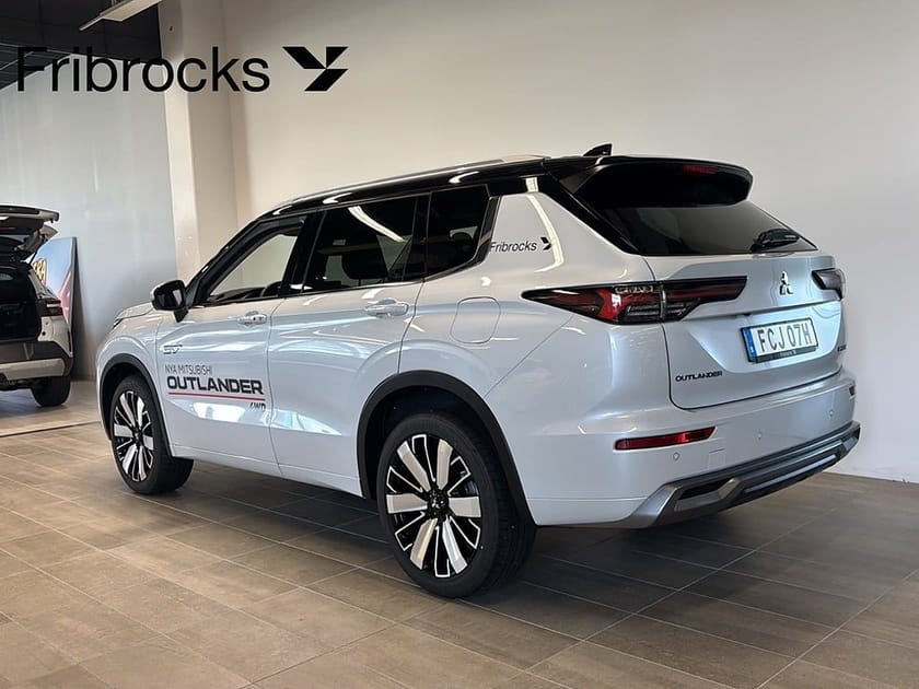 Bild 3 av Mitsubishi Outlander PHEV Instyle 4WD 85km*DEMOBIL*