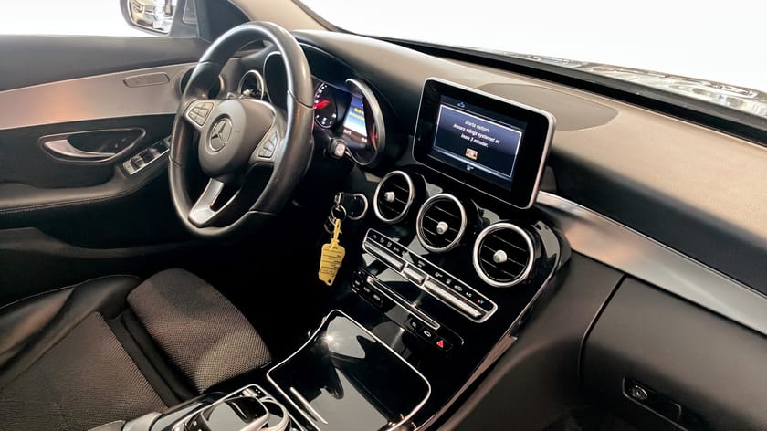 Bild 4 av Mercedes-Benz C 220 T d 4MATIC 220d KOMBI/Drag/Värmare