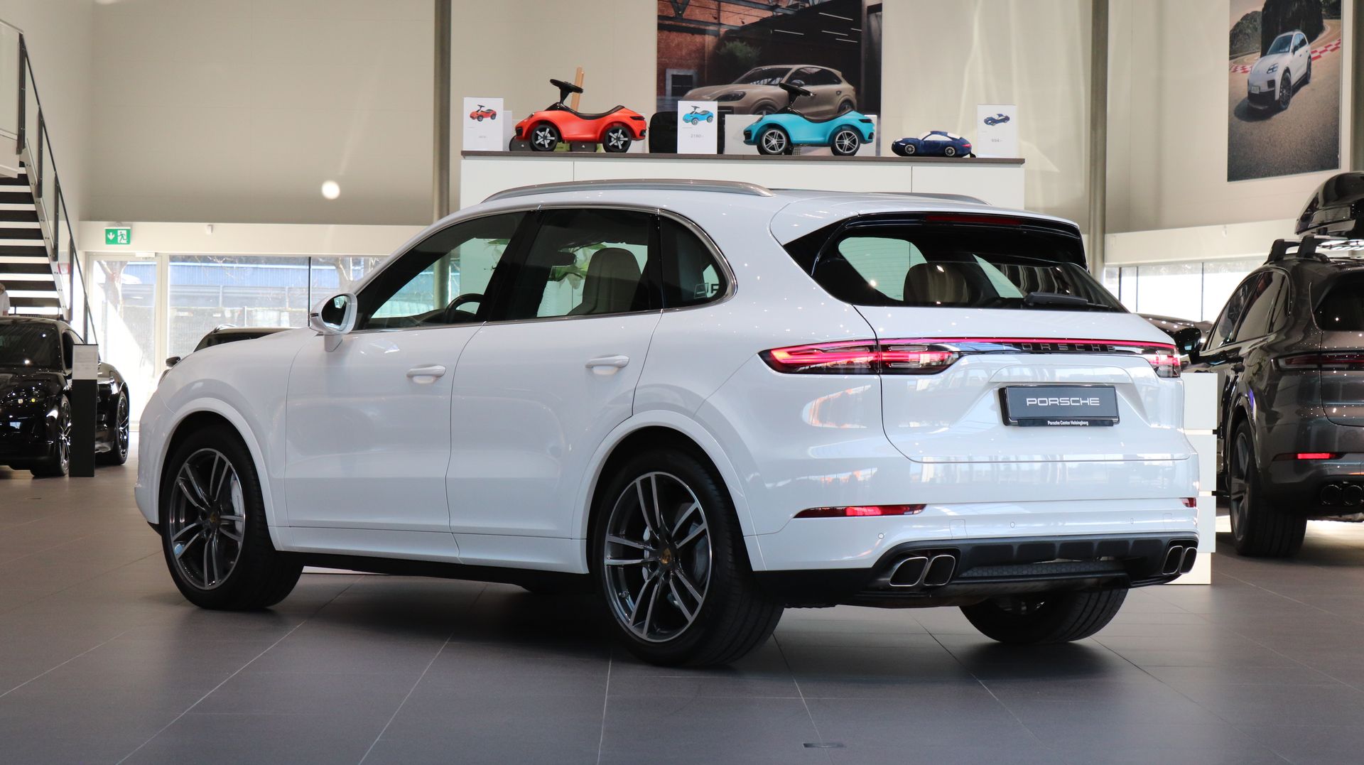 Porsche Cayenne Turbo 550 hk 2019, bild 2/23