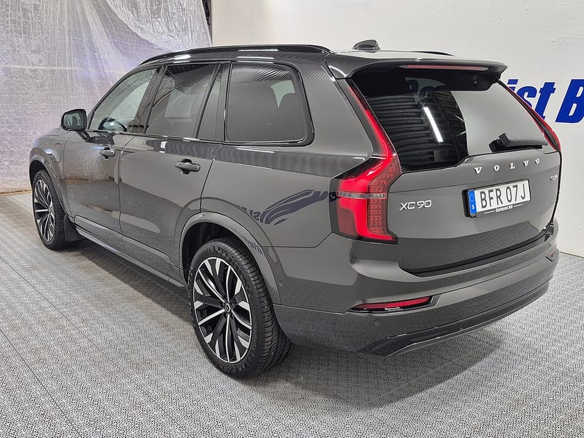 Bild 3 av Volvo XC90 T8 Recharge Ultra Dark 7-sits plug in 456HK 4x4 Panora
