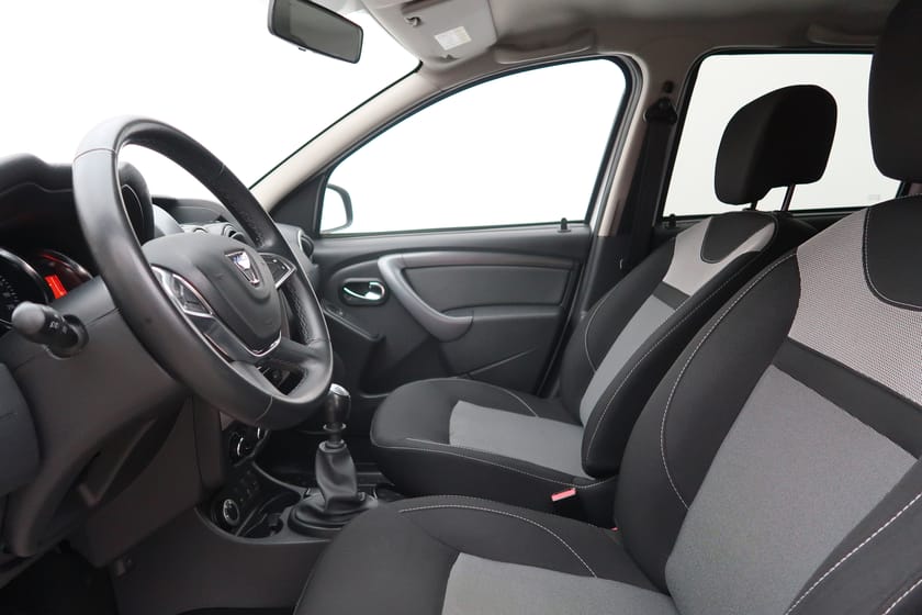 Bild 5 av Dacia Duster 4x4 phII 1,5 dCi Black Shadow II/Parkradar+Kamera
