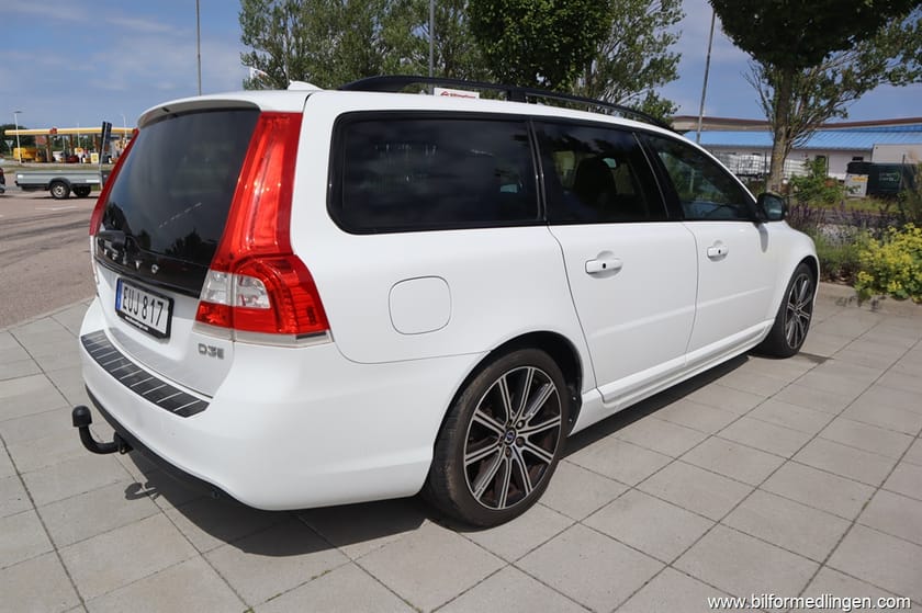 Bild 3 av Volvo V70 II D3 150hk Dynamic Edition, Momentum Classic Svensksåld Drag Skinn VOC