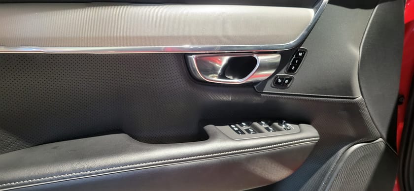 Bild 4 av Volvo V90 D5 AWD R-Design, Drag, 21" hjul, HUD, 360 kamera,