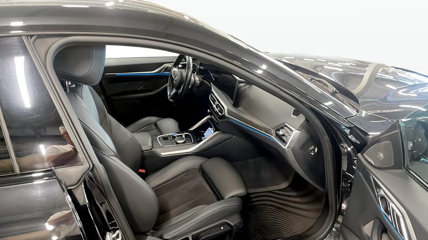 Bild 3 av BMW i4 eDrive40 Gran Coupé M-Sport H/K Tonade rutor Rattvärme