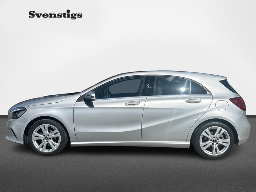 Bild 2 av Mercedes-Benz A 180 d Backkamera Drag 109hk  Automat