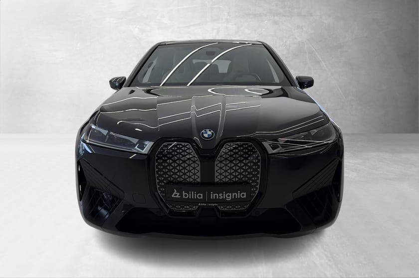 Bilde 2 av BMW iX xDrive50 xDrive50/Hengerfeste/Glasstak/HUD/H&K/Sportspakke