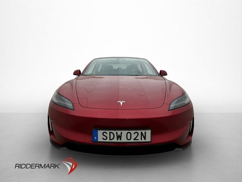 Bild 2 av Tesla Model 3 Performance Dragkrok Skärm-bak Svensksåld