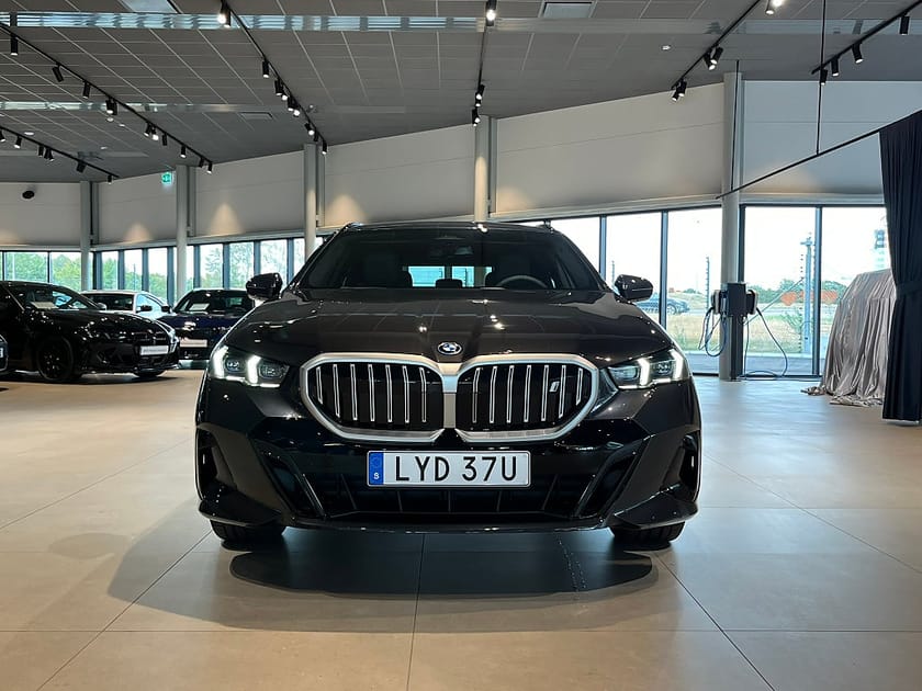 Bild 2 av BMW i5 xDrive40 Touring M Sport D/A Plus H/K Rattvärme Drag