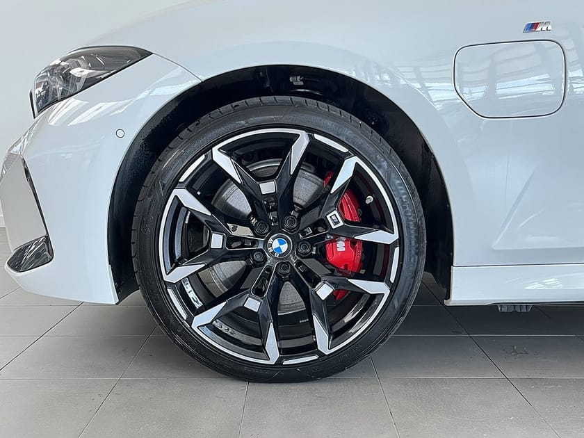 Bild 4 av BMW 330e xDrive Sedan M Sport Rattvärme Drag H/K Park Assist