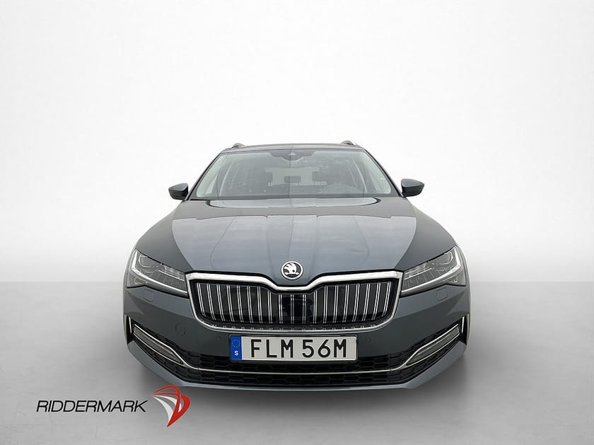 Bild 2 av Škoda Superb iV Kombi Skoda 1.4 TSI L&K Cockpit P-Värm Kamera Skinn Drag