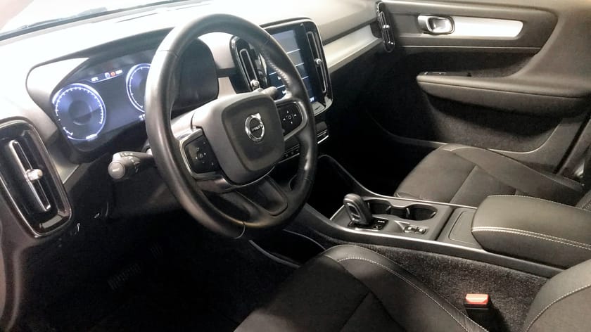 Bild 4 av Volvo XC40 D3 FWD Momentum Edition 150 Hk Drag