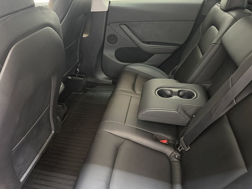 Bild 4 av Tesla Model Y Performance 534hk AWD MOMS Pano/Navi/Bkamera/Läder/1Brukare