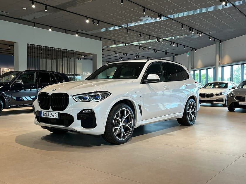 Bild 1 av BMW X5 xDrive45e iPerformance M Sport Laserlight Panorama HK D/A Pro Drag