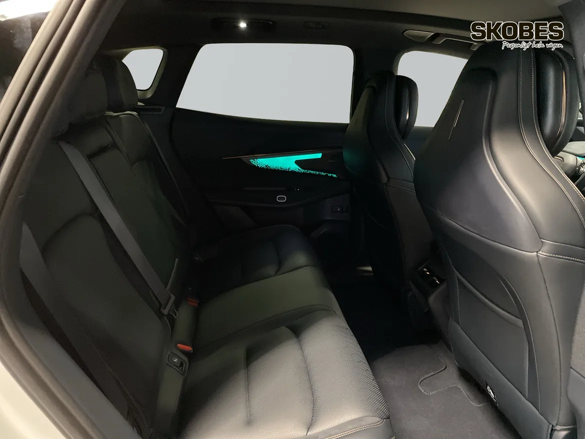Lynk & Co 08 PHEV
