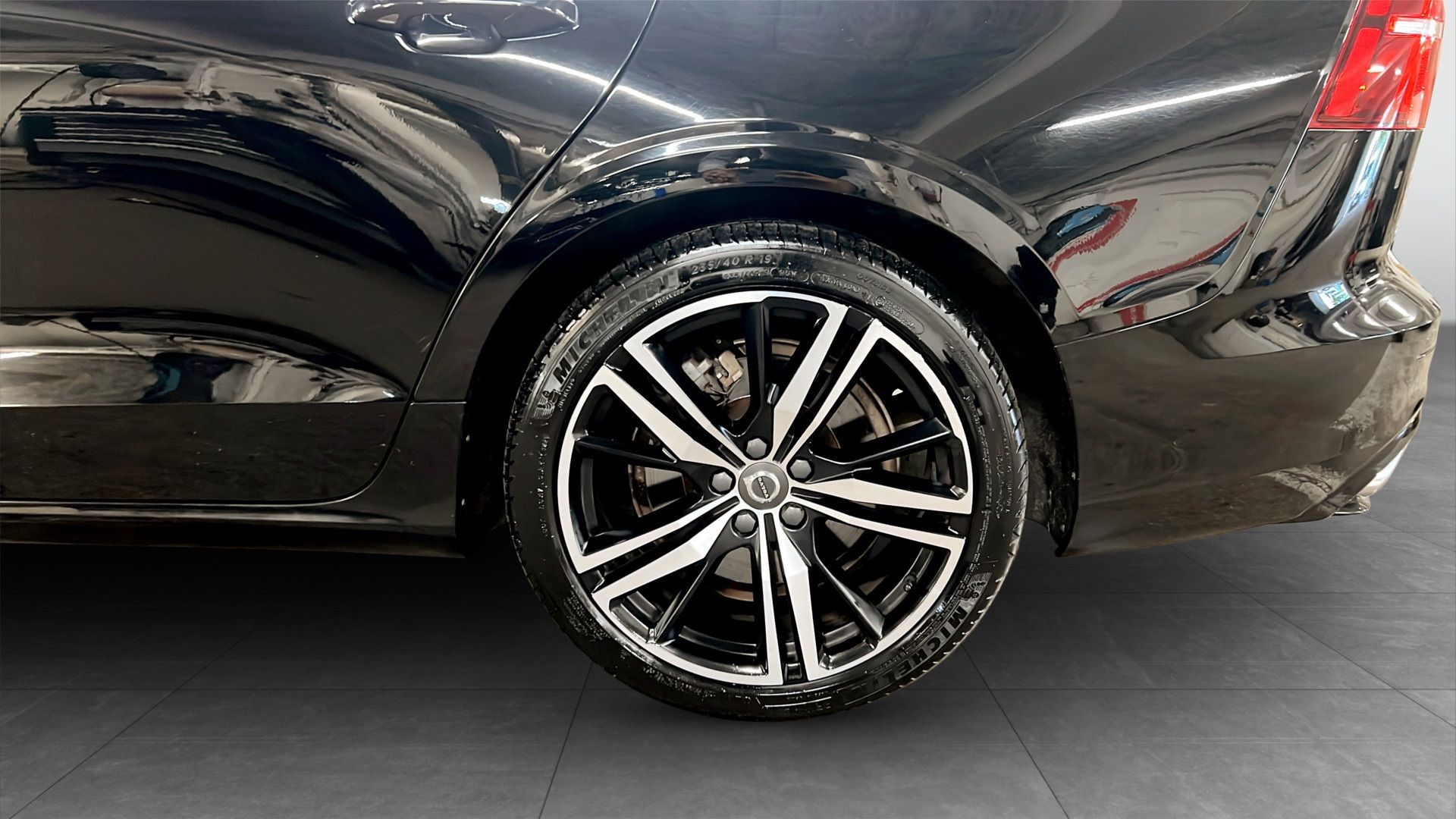 Volvo V60 2021, photo 6/10