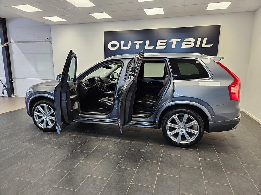 Bild 3 av Volvo XC90 7-seater 7 sits T6 320hk AWD Inscription Läder Navi Drag MOMS