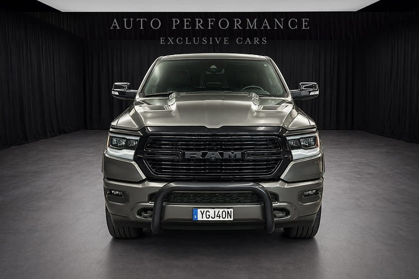 Bild 4 av RAM 1500 Crew Cab Dodge Laramie Night Edition 5.7 V8  4x4 / Hemleveran