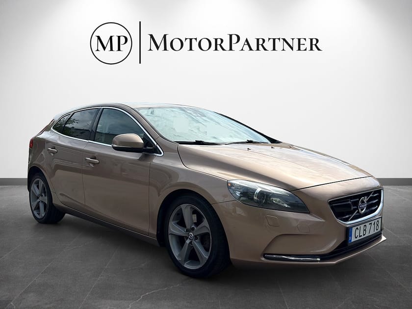 Bild 1 av Volvo V40 D2 Powershift Momentum Läder Navi Drag