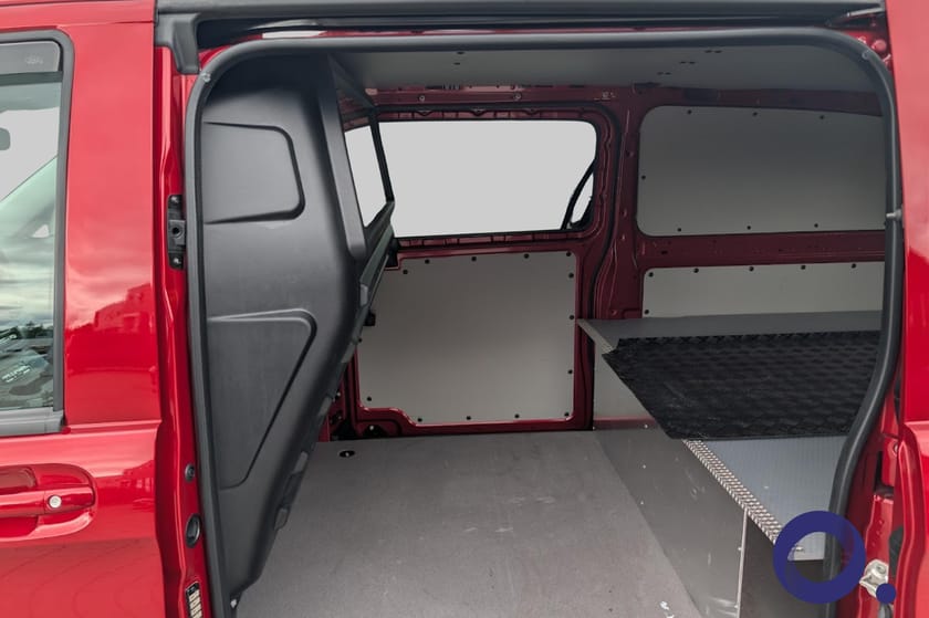 Bilde 4 av Mercedes-Benz Vito 119 CDI 4x4 3.0t 4MATIC A3/ 2 seter/ ALUCA innredning /Masse utstyr!