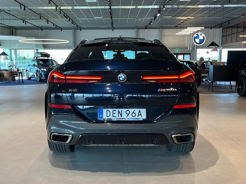 Bild 5 av BMW X6 M50i B&W Pano Sky Lounge Massage D/A Pro Soft Close