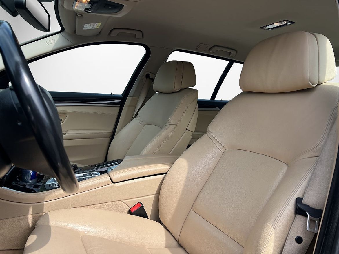 BMW 530d xDrive Touring, bild 9 av 19