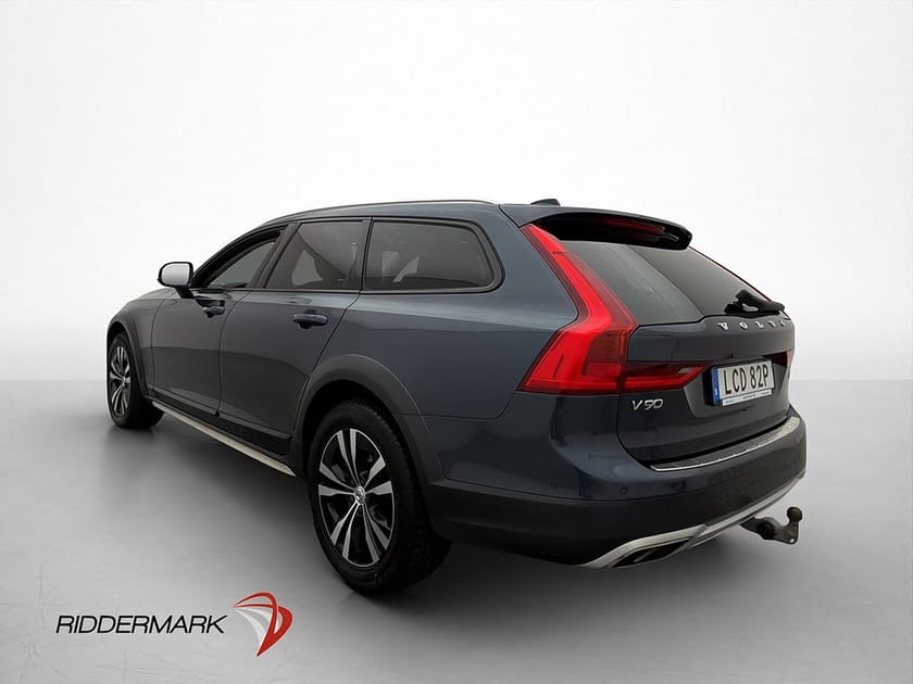 Bild 2 av Volvo V90 Cross Country D4 AWD VOC Pano B&W HuD 360° Skinn