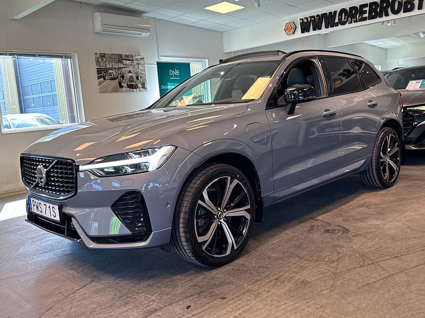 Bild 2 av Volvo XC60 Recharge T6 AWD Ultimate Dark Pano HUD B&W Drag SE SPEC