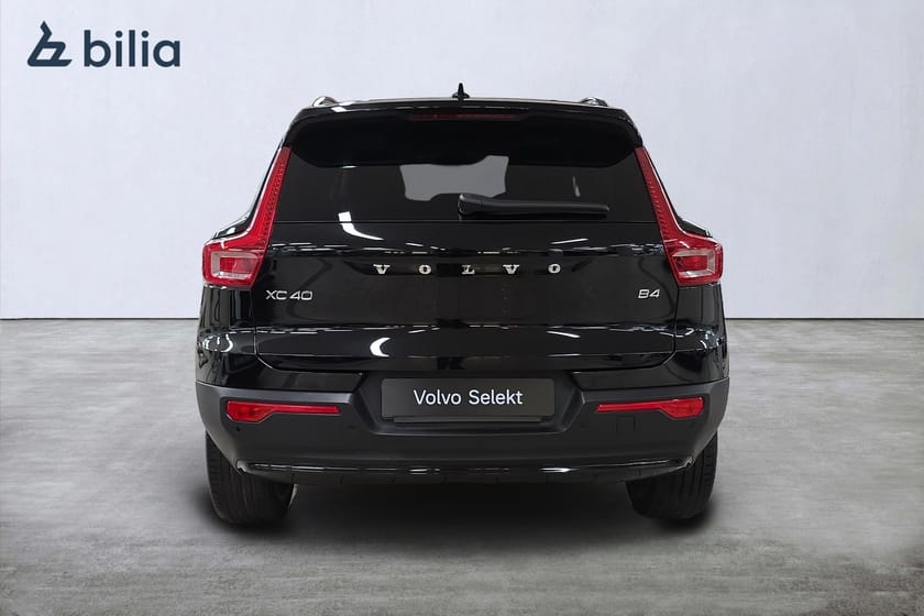 Bild 5 av Volvo XC40 B4 FWD Bensin Ultra Dark/Dragkrok/Värmare/Panorama