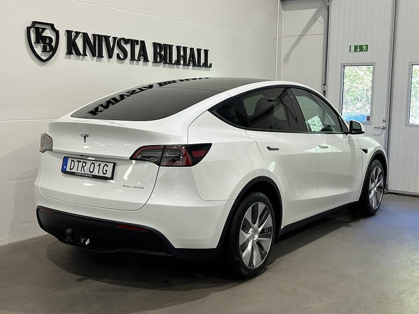 Bild 4 av Tesla Model Y Long Range AWD Leasbar Drag 514hk