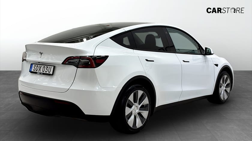 Bild 2 av Tesla Model Y Standard Range RWD 299hk Drag
