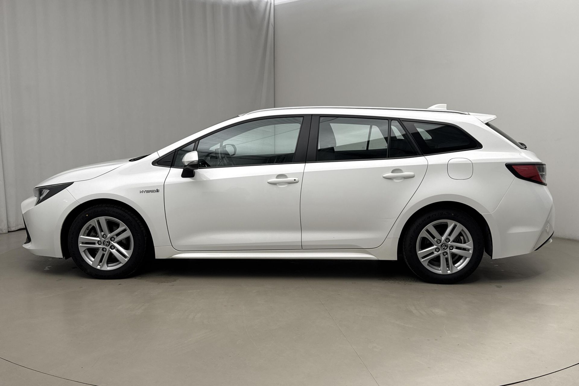 Toyota Corolla Touring Sports Hybrid 2020, kuva 2/10