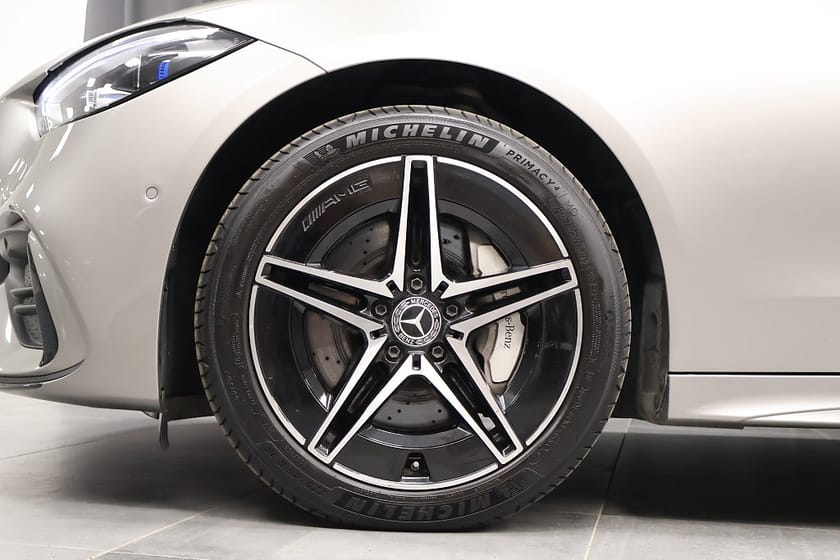 Bild 5 av Mercedes-Benz C 300 e AMG Premium Night 360 Drag Rattvärme Keyless