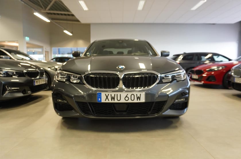 Bild 2 av BMW 330e xDrive Sedan M-Sport Drag Kamera Fartpilot
