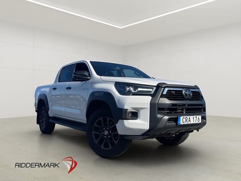 Bild 3 av Toyota Hilux Dubbelhytt Invincible 2.8 4WD M/K-Värmare Drag Diff Moms
