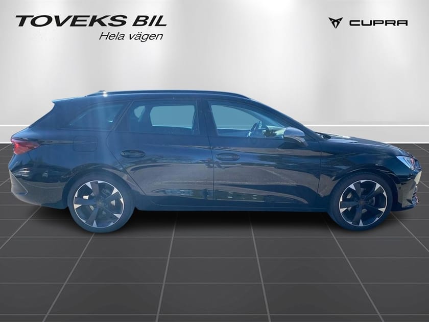 Bild 2 av CUPRA Leon Sportstourer 1.5 eTSI DSG  150hk, 2023