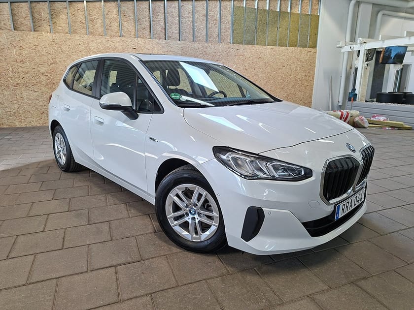 Bild 1 av BMW 225e xDrive Active Tourer Steptronic Panorama|Widescreen