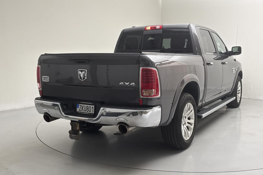 Bild 3 av RAM 1500 Dubbelhytt 5'7" box
