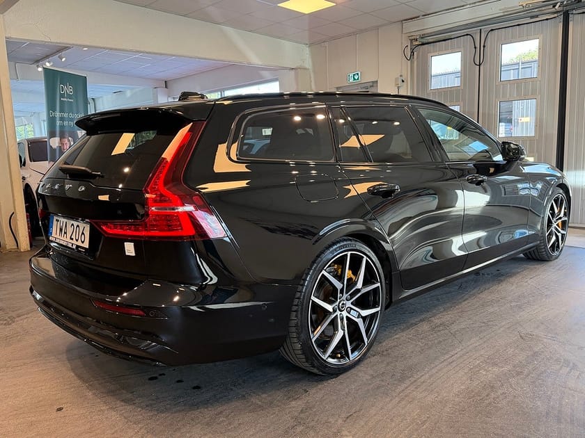 Bild 4 av Volvo V60 Recharge T8 AWD Polestar Engineered H(K Drag Pano HUD