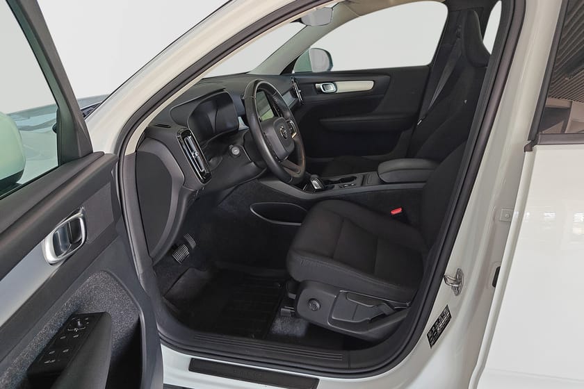 Bild 4 av Volvo XC40 T3 FWD aut Momentum Edition