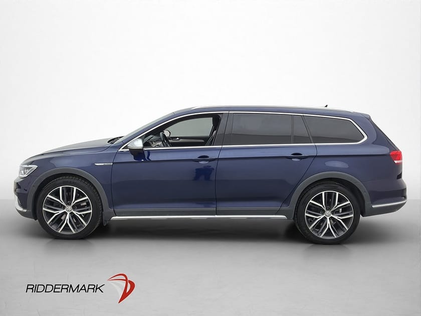 Bild 4 av Volkswagen Passat Alltrack 2.0 TDI 4M 240hk Värmare Cockpit