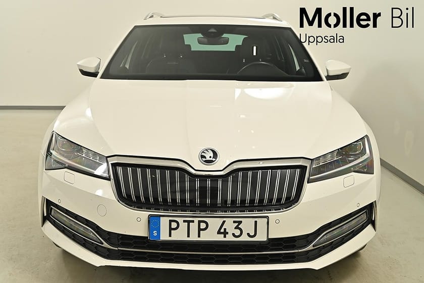 Bild 4 av Škoda Superb iV Kombi Skoda 1.4 TSI 218hk L&K Pano Cockpit Värmare Drag